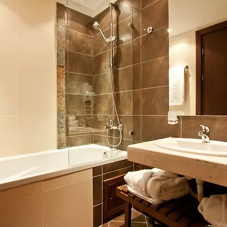 Astera & Ξενοδοχείο 4*