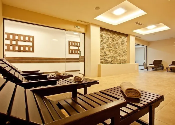 Astera & Szálloda 4*